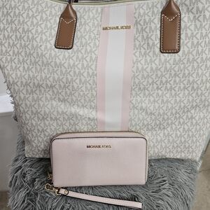 Michael Kors Pink and Cream Women's Bag Set